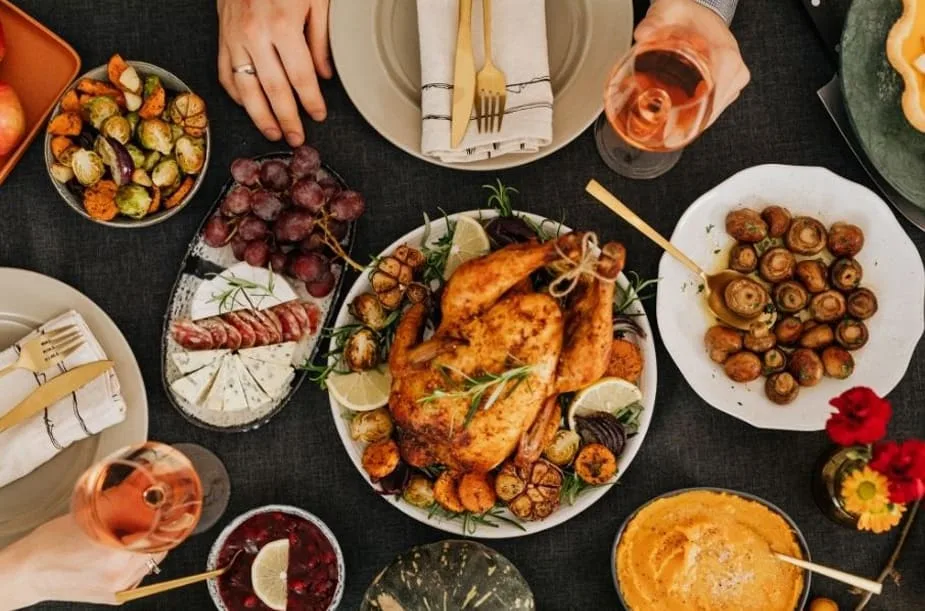 Photo_of_food_on_the_table_for_the_article_Your_Ultimate_Guide_to_Weight_Loss_and_Weight_Management